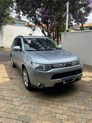 MITSUBISHI OUTLANDER 3.0 GT 4X4 V6 24V GASOLINA 4P AUTOMÁTICO